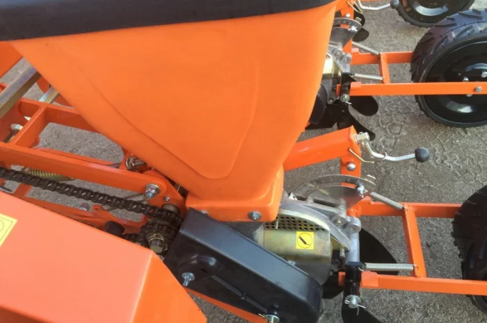 Сівалка універсальна пневматична точного висіву Весна-8- фото № 1