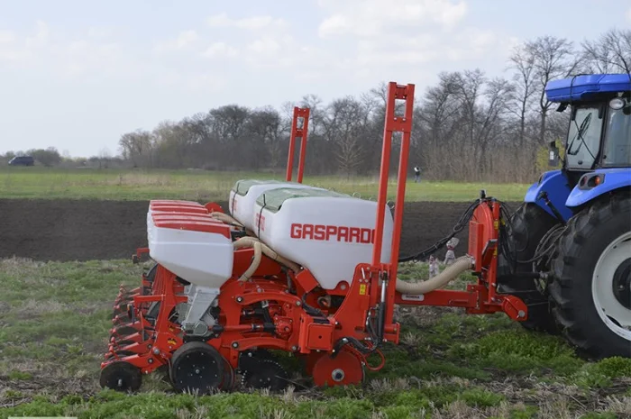 Сеялки пропашные GASPARDO любой модификации Sp, MTR 8, ROMINA 8 Сеялка прицепная пропашная- фото № 1