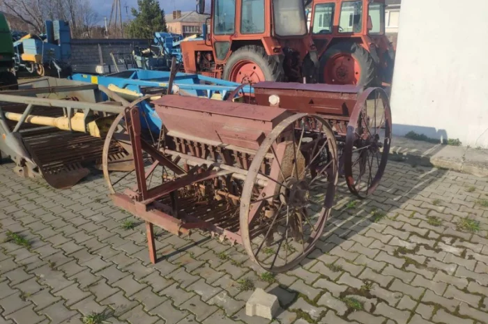Сівалка сіялка 13 15 17 23 25 27 лійок Польща- фото № 1