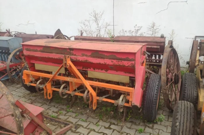 Сівалка сіялка 13 15 17 23 25 27 лійок Польща- фото № 20
