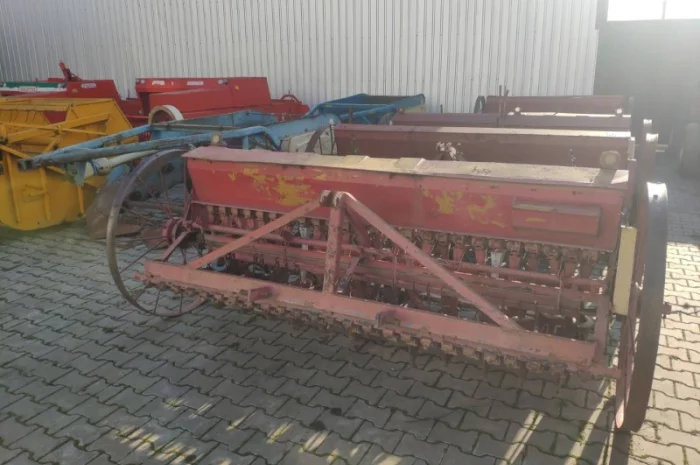 Сівалка сіялка 13 15 17 23 25 27 лійок Польща- фото № 3