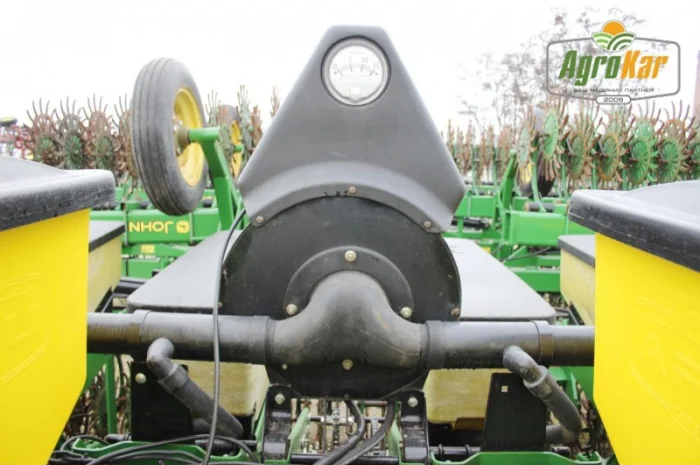 Просапна сівалка John Deere 7200 (8 рядів)- фото № 13