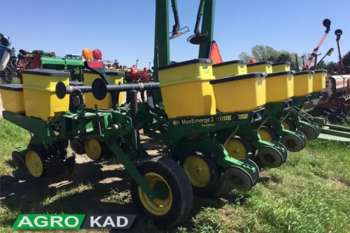 Сеялка пневматическая точного высева JOHN DEERE 7200- фото № 2