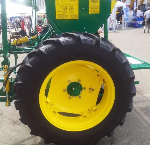 Сеялка зерновая ХАРВЕСТ 540-02 ( СЗ-5, 4-06 механическая) с прикаткой Транспортное- фото № 1