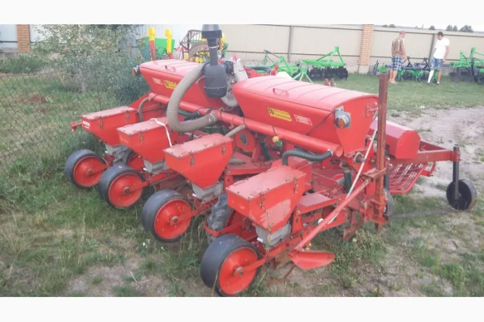 Сівалка кукурудзяна Becker Centra-Streuer на 4 рядки- фото № 1