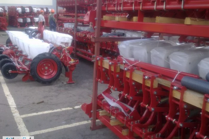 Сеялка веста 8 упс-8 червона зирка- фото № 1