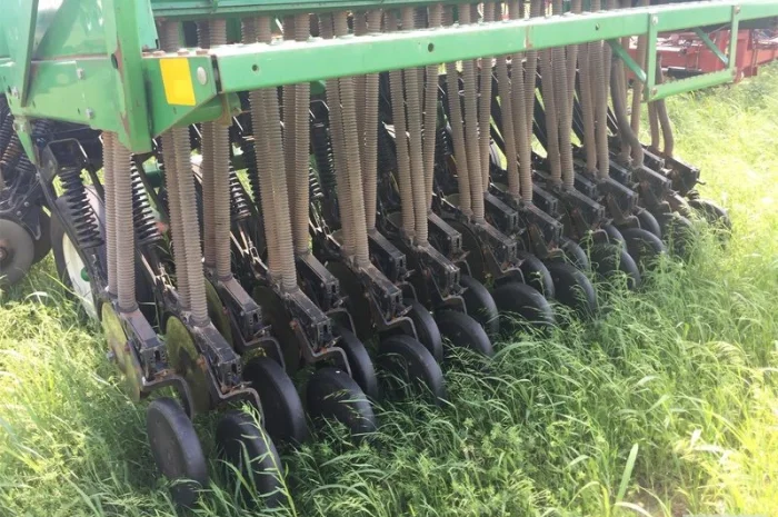 Зерновая сеялка Джон Дир John Deere 455 10.7 м. 15 см. с сухими- фото № 3