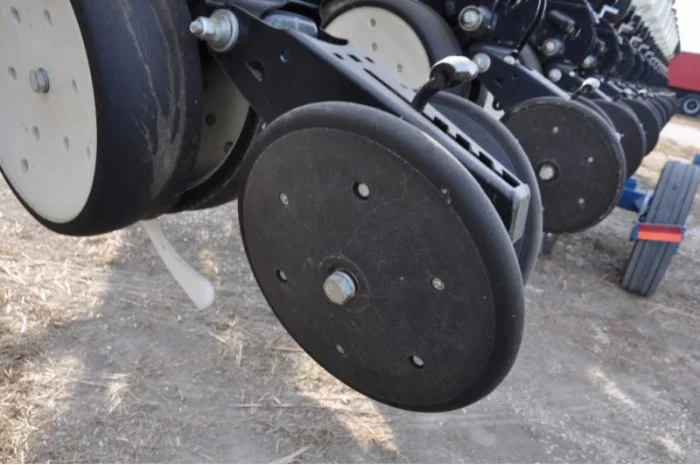 2011 г. б/у сеялка Кинзе Kinze 3600 16 рядная 31 рядная кукуруза соя- фото № 4