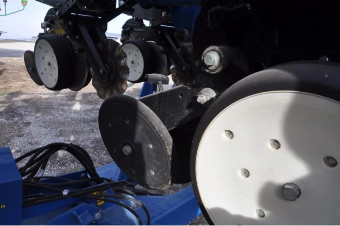 2011 г. б/у сеялка Кинзе Kinze 3600 16 рядная 31 рядная кукуруза соя- фото № 13