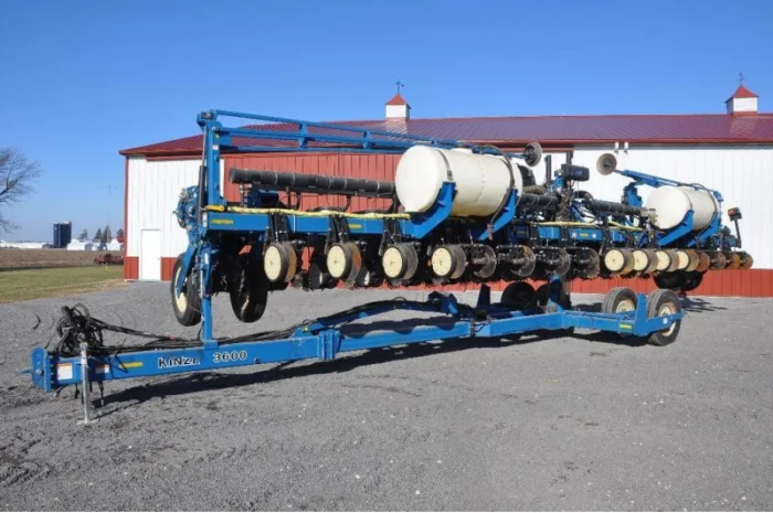 Сеялка точного высева Kinze 3600 16 рядная (пневматическая)- фото № 1