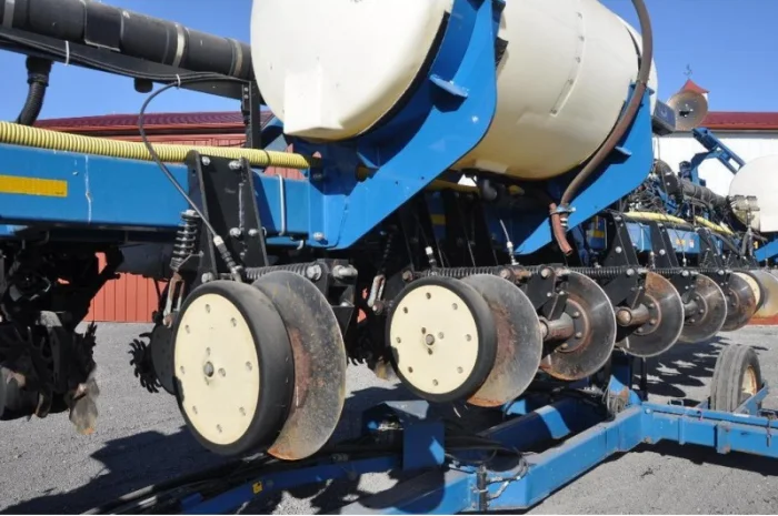 Сеялка точного высева Kinze 3600 16 рядная (пневматическая)- фото № 16