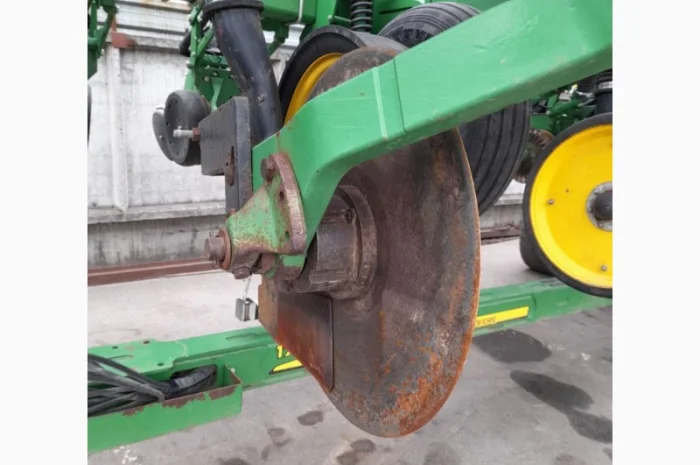 Сеялка точного высева пневматическая John Deere 1745- фото № 12