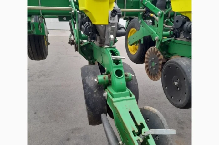Сеялка точного высева пневматическая John Deere 1745- фото № 14