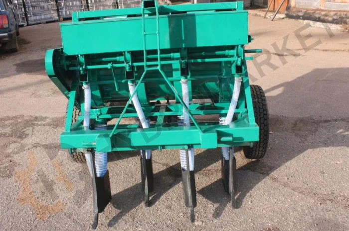 Чесночная сажалка для трактора. Сеялка для посадки чеснока (лука, тюльпанов) прицепная- фото № 3