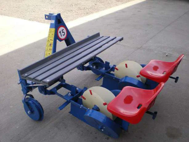 Рассадопосадочная машина 2-х и 4-х рядные Польша к трактору- фото № 1