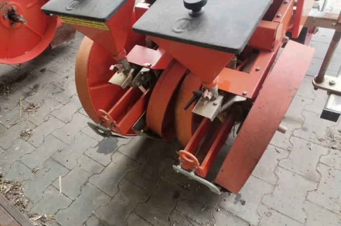 Рассадопосадочная машина Checchi & Magli- фото № 1