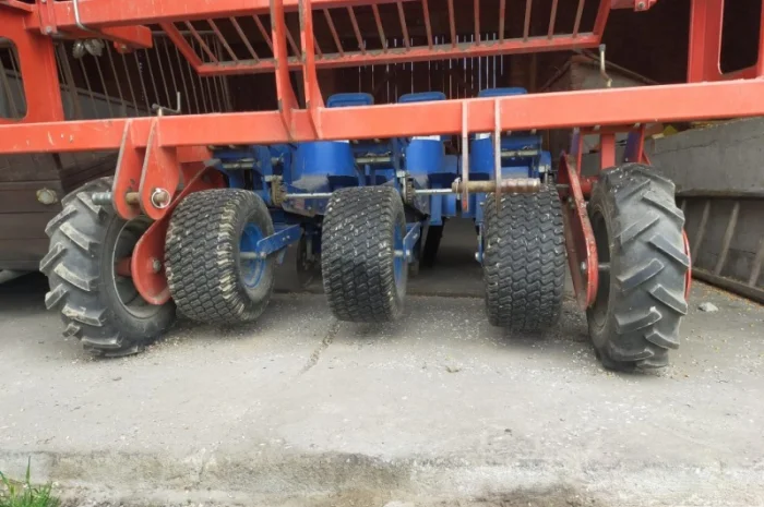 Рассадопосадочная машина FERRARI Fmax3- фото № 4