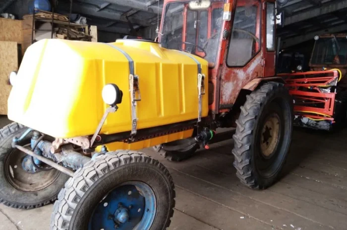 Опрыскиватель самоходный Трактор Т-16- фото № 2