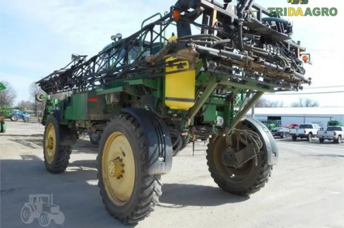 Самоходный опрыскиватель john deere 4730 (2010)- фото № 1