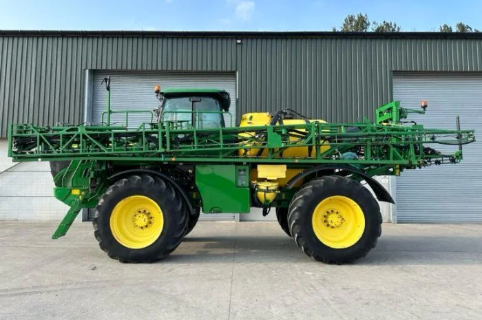 Обпричкувач самохідний John Deere R4040i (2019)- фото № 1