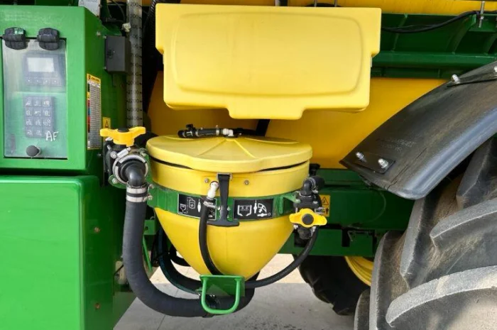 Обпричкувач самохідний John Deere R4040i (2019)- фото № 11