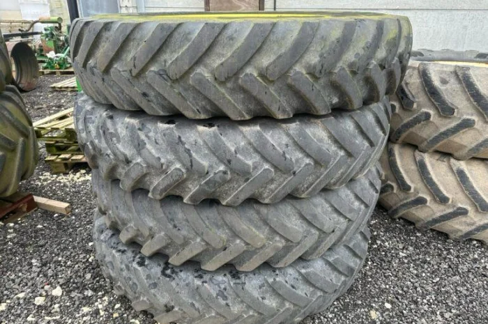 Обпричкувач самохідний John Deere R4040i (2019)- фото № 14