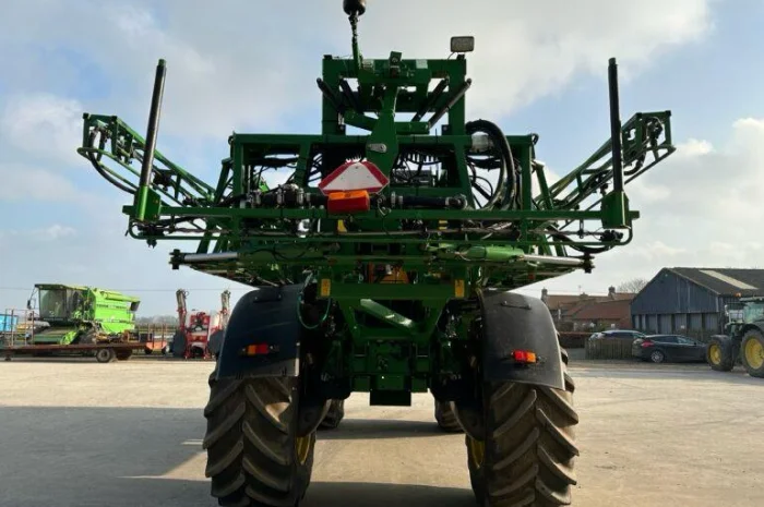 Обпричкувач самохідний John Deere R4040i (2019)- фото № 9