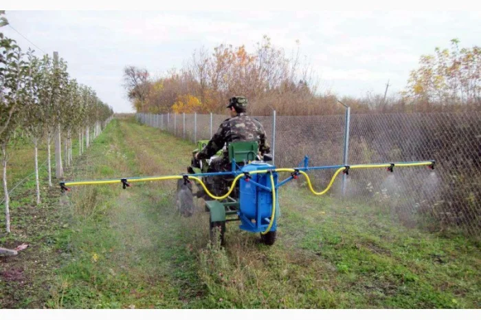 Опрыскиватель навесной к мотоблоку, минитрактору. 80 л. С компрессором. Оригинал- фото № 1