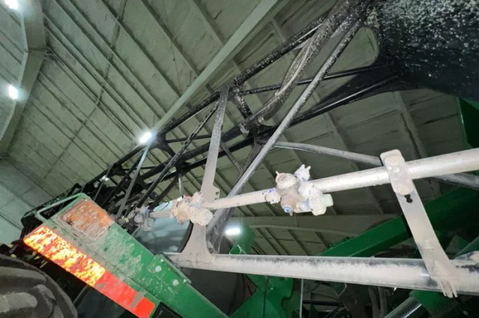 Обприскувач John Deere 4940- фото № 9