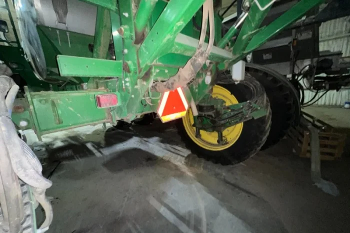 Обприскувач John Deere 4940- фото № 8