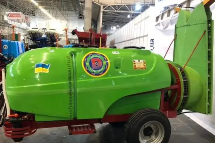 Продам садовый опрыскиватель на 2000 литров Прицепной Родос-2000- фото № 3