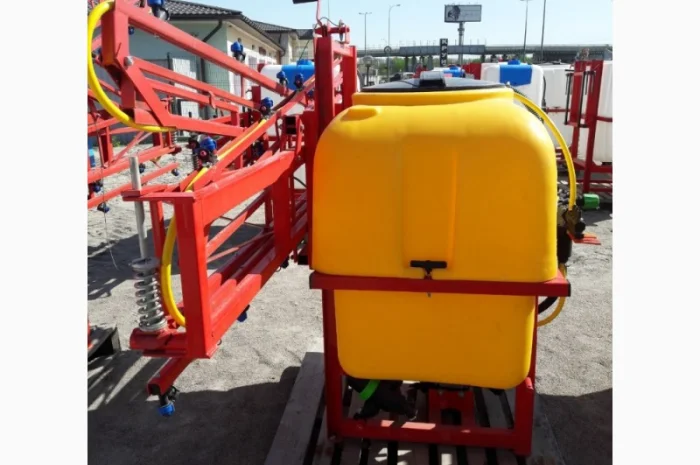 Навісний обприскувач 600 л штанга 14 м для внесення пестицидів- фото № 1