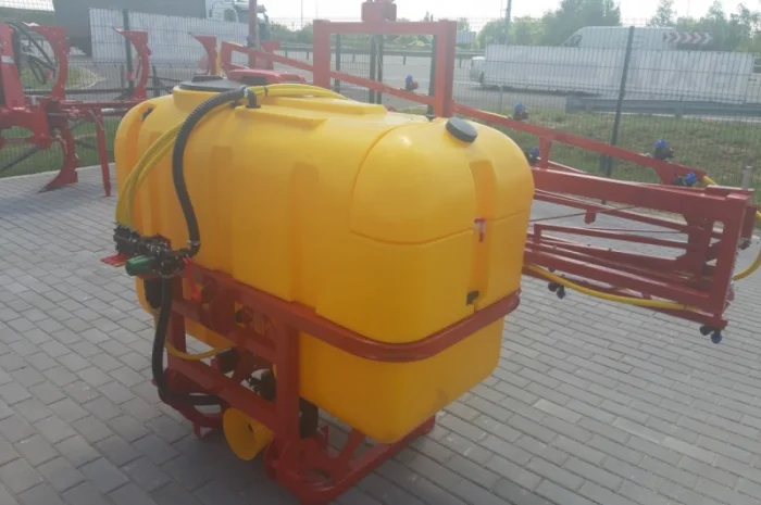 Навісний обприскувач 600 л для внесення пестицидів- фото № 1