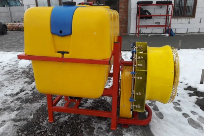 Садовий навісний обприскувач 800 л- фото № 14