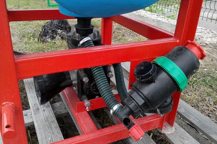 Обприскувач навісний 200 л штанга 8 м- фото № 3