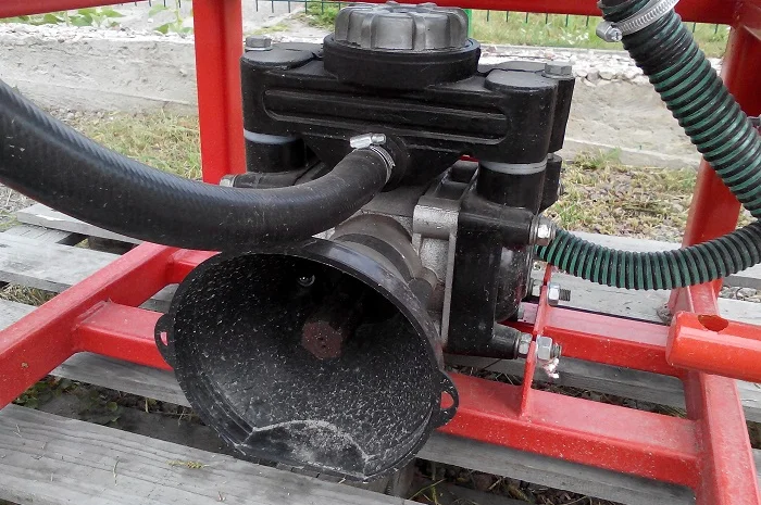 Обприскувач навісний 200 л штанга 8 м- фото № 8