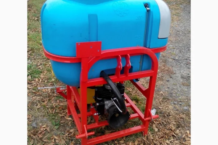 Садовий навісний обприскувач 200 л- фото № 1