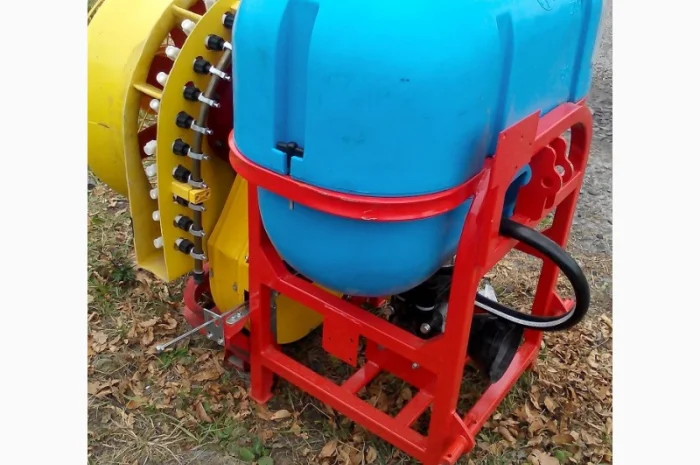 Садовий навісний обприскувач 200 л- фото № 4