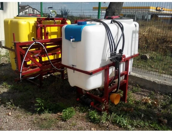 Опрыскиватель навесной 600 л штанга 12 м- фото № 2