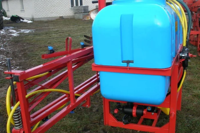 Оприскувачі з баком 200, 300, 400, 600, 800, 1000 л- фото № 1