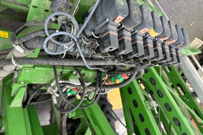 Amazone UX 3200 special isobas 2017 року 24 м- фото № 7