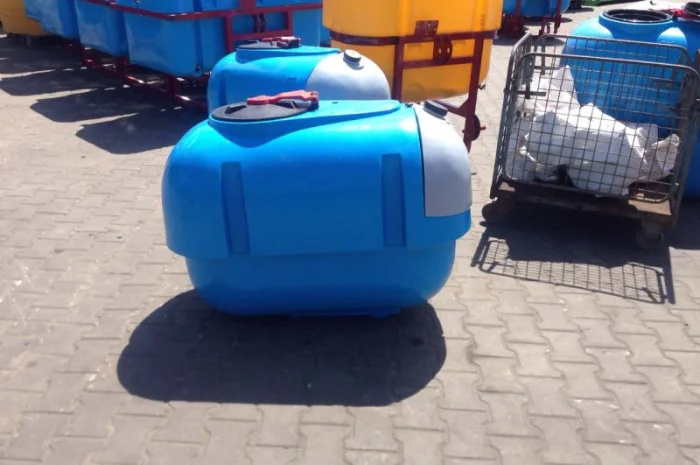 Бочка, емкость для опрыскивателя, опрыскиватель, для воды и других целей 200 - 800л Польша- фото № 2