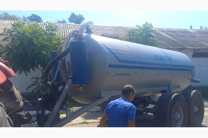 Бочка навозу МЖТ-10 вакумна з розкидачем- фото № 1