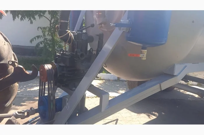 Бочка навозу МЖТ-10 вакумна з розкидачем- фото № 2