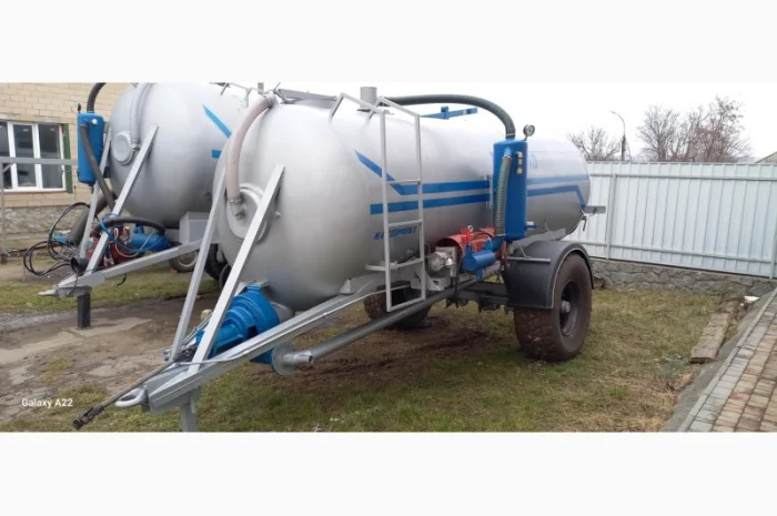 Бочка МЖТ 10 одноосна вакумна з навозним розкидачем 12м- фото № 2