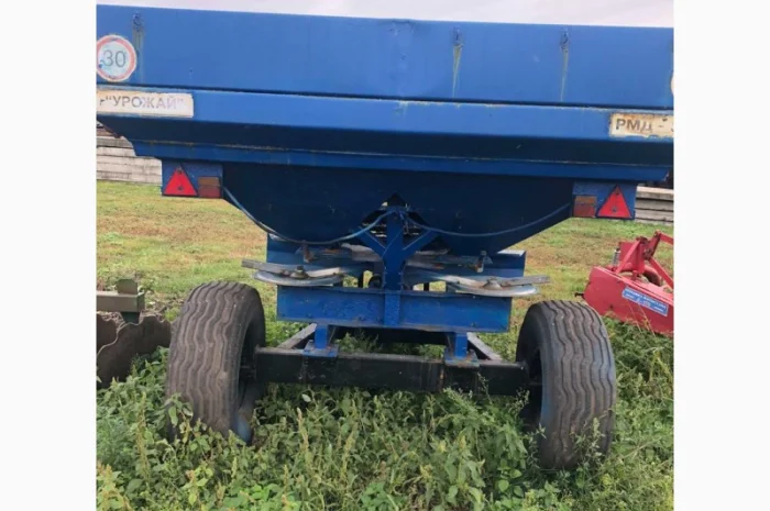 Розкидач мінеральних добрив РМД-3000 Урожай- фото № 2