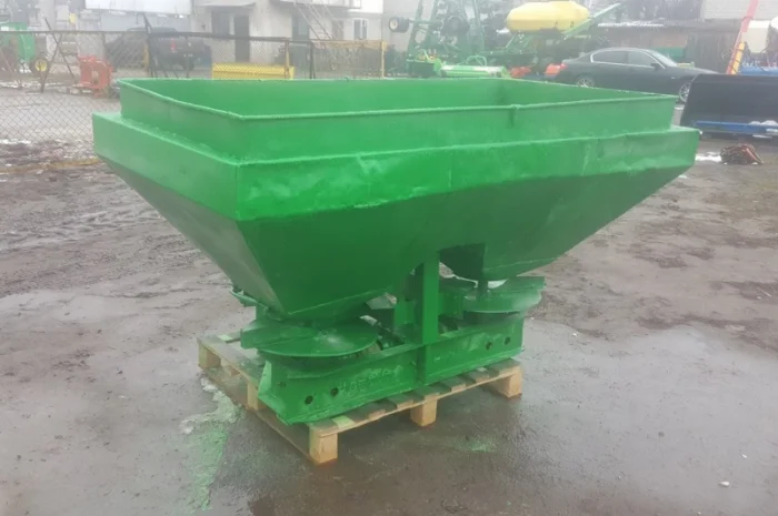 РОЗКИДАЧ мінеральних добрив МВД-900 Б/У- фото № 4