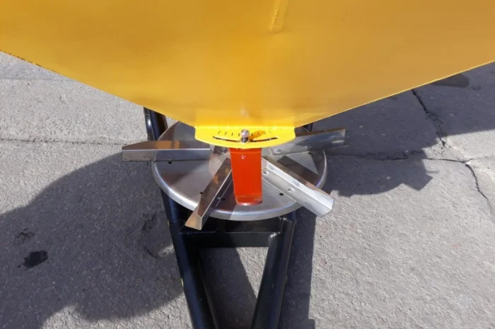 Разбрасыватель мин. удобрений РУН-600 гидравлический- фото № 2