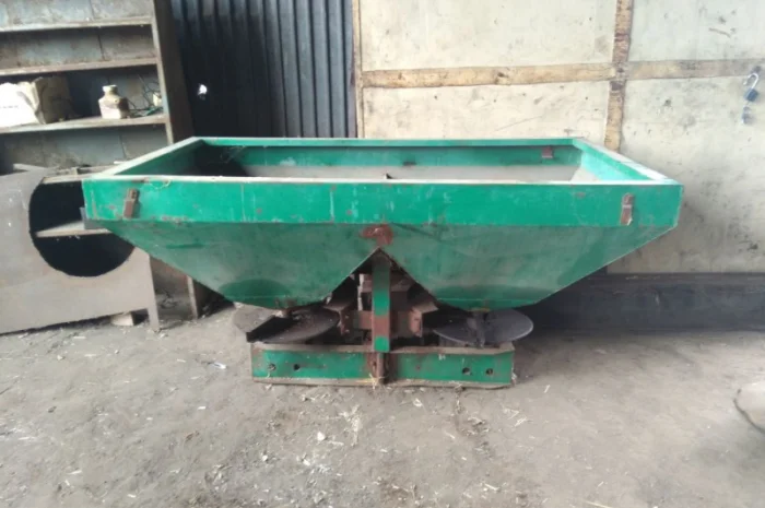 Розкидач мінеральних добрив- фото № 1