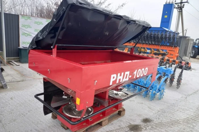 Розкидач мінеральних добрив РНД-1000- фото № 1